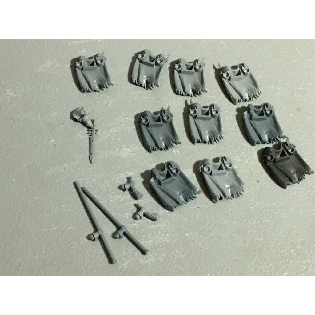 A22233 WARHAMMER FANTASY CHAOS MORTALS BITS LOT TORSO BACKS COMM GAMES WORKSHOP