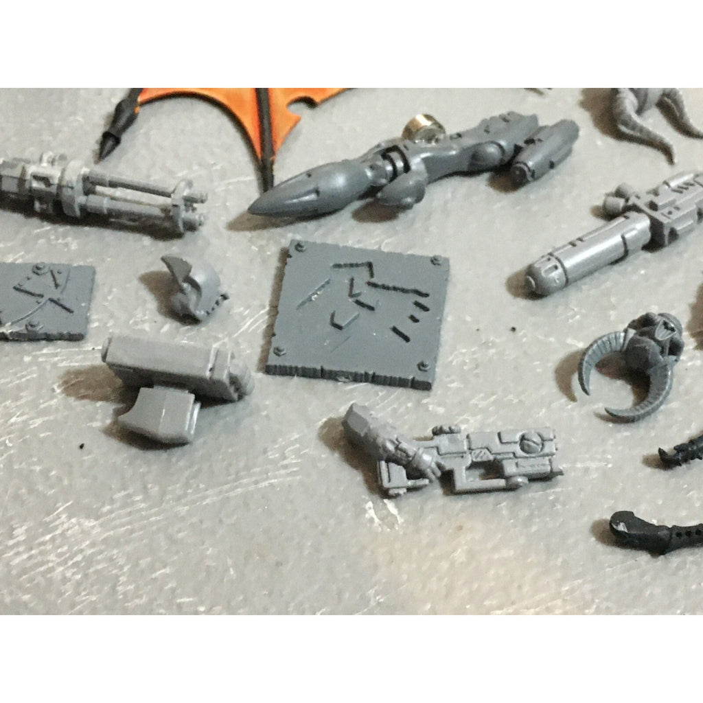 A20141 WARHAMMER 40K BITS LOT MECHANICUS SPACE MARINES ELDAR TAU