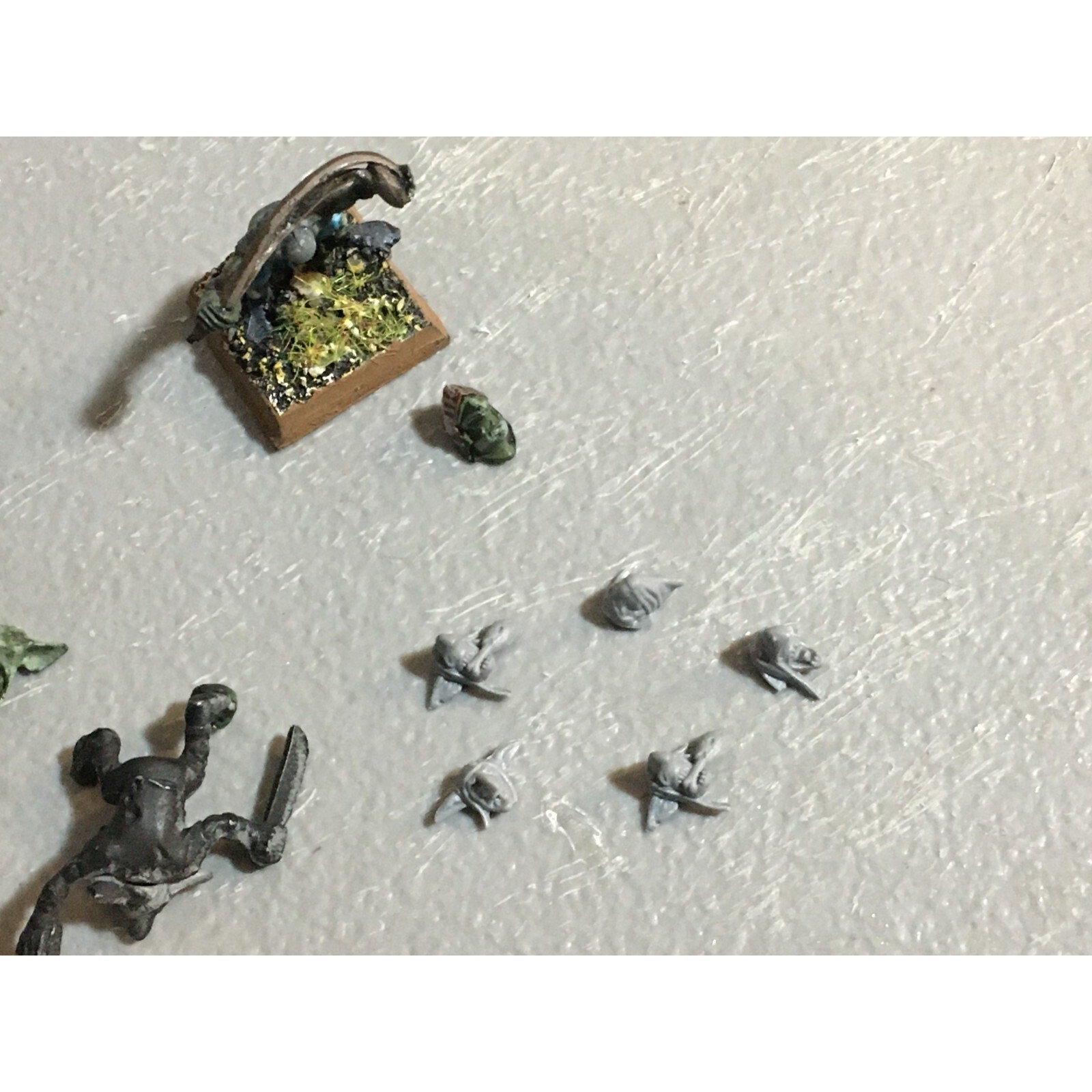 A23404 WARHAMMER FANTASY OGRE KINGDOMS LOT GNOBLARS + EXTRA HEADS GW