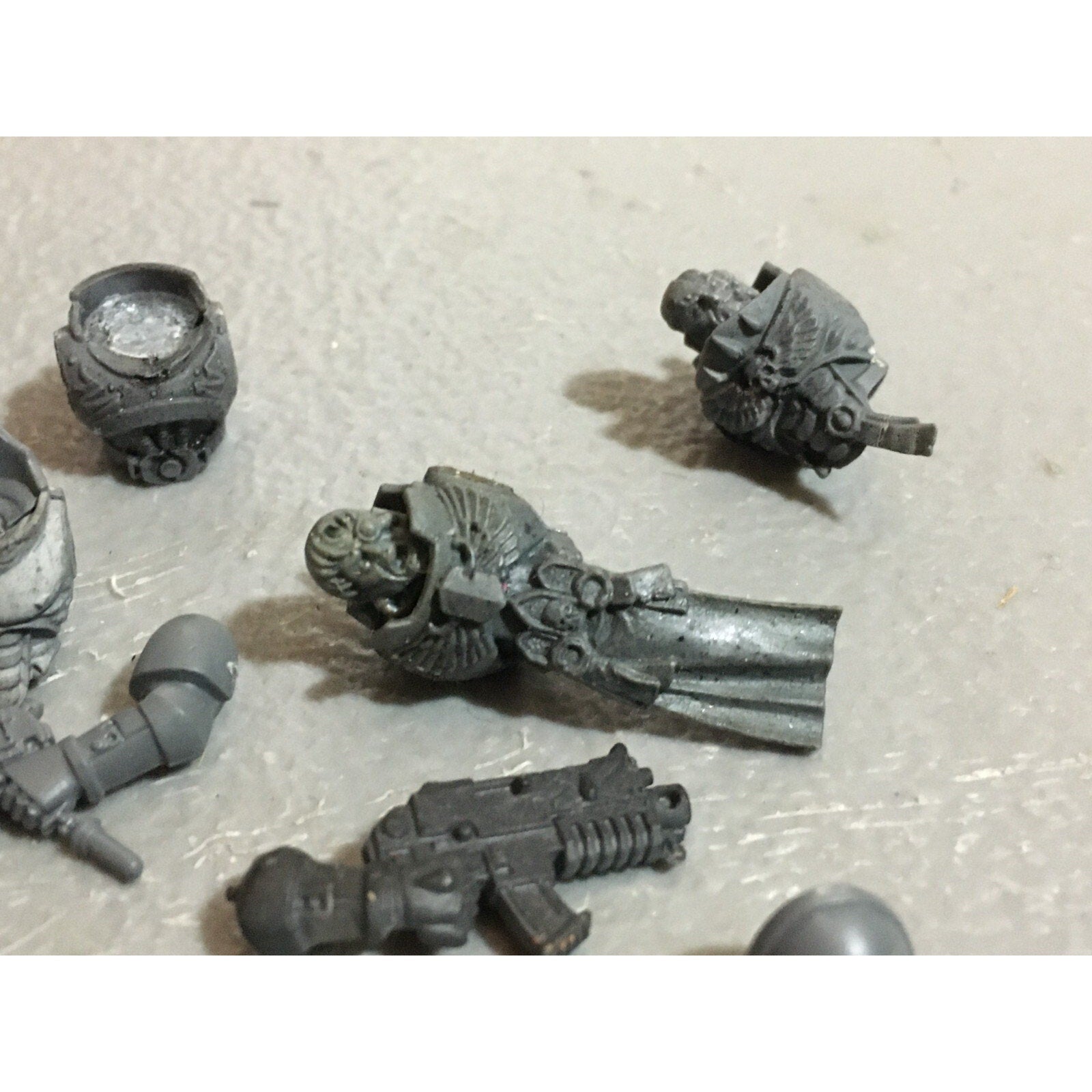 A20115 WARHAMMER 40K SPACE MARINES DARK BLOOD ANGELS BLACK TEMPLARS BITS LOT