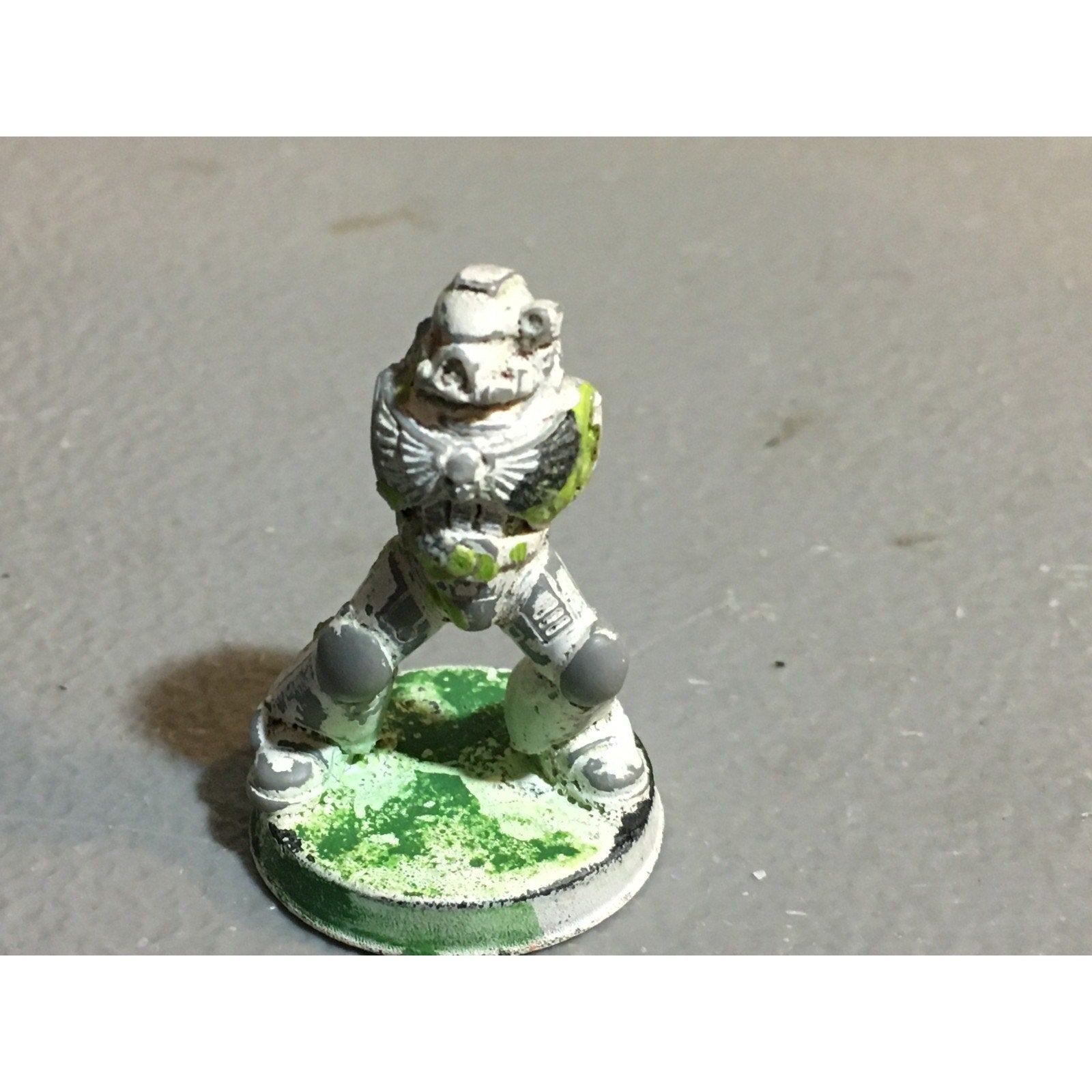 A24527 WARHAMMER 40K SPACE MARINES BITS LOT TORSOS LEGS ARMS GW