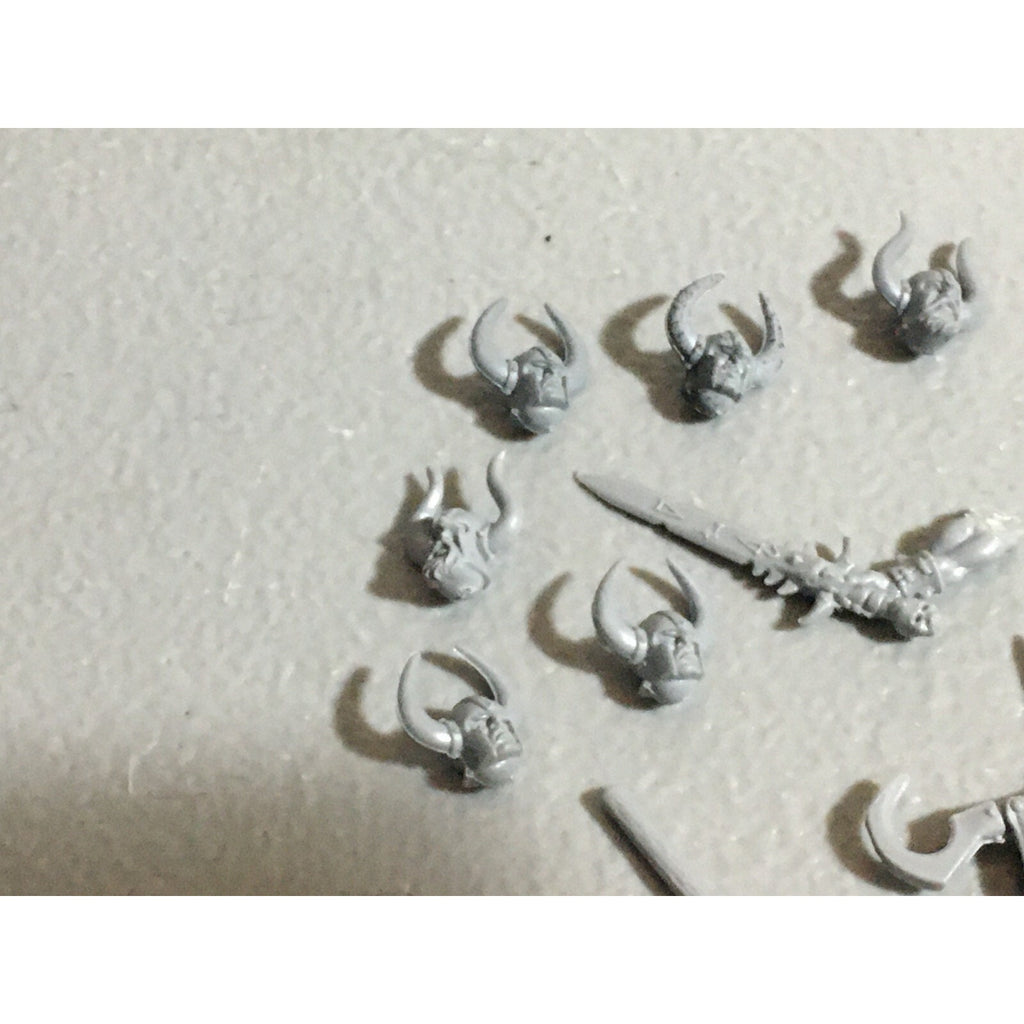 A22195 WARHAMMER FANTASY CHAOS MORTALS BITS LOT MIXED MARAUDER MIXED GW