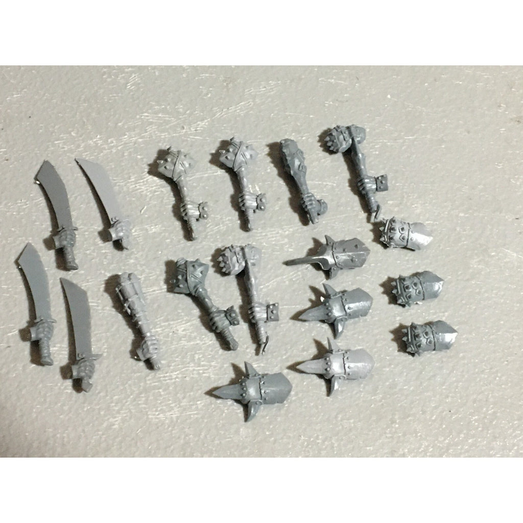 A22580 WARHAMMER FANTASY OGRE KINGDOMS BITS LOT HANDS GAMES WORKSHOP GW
