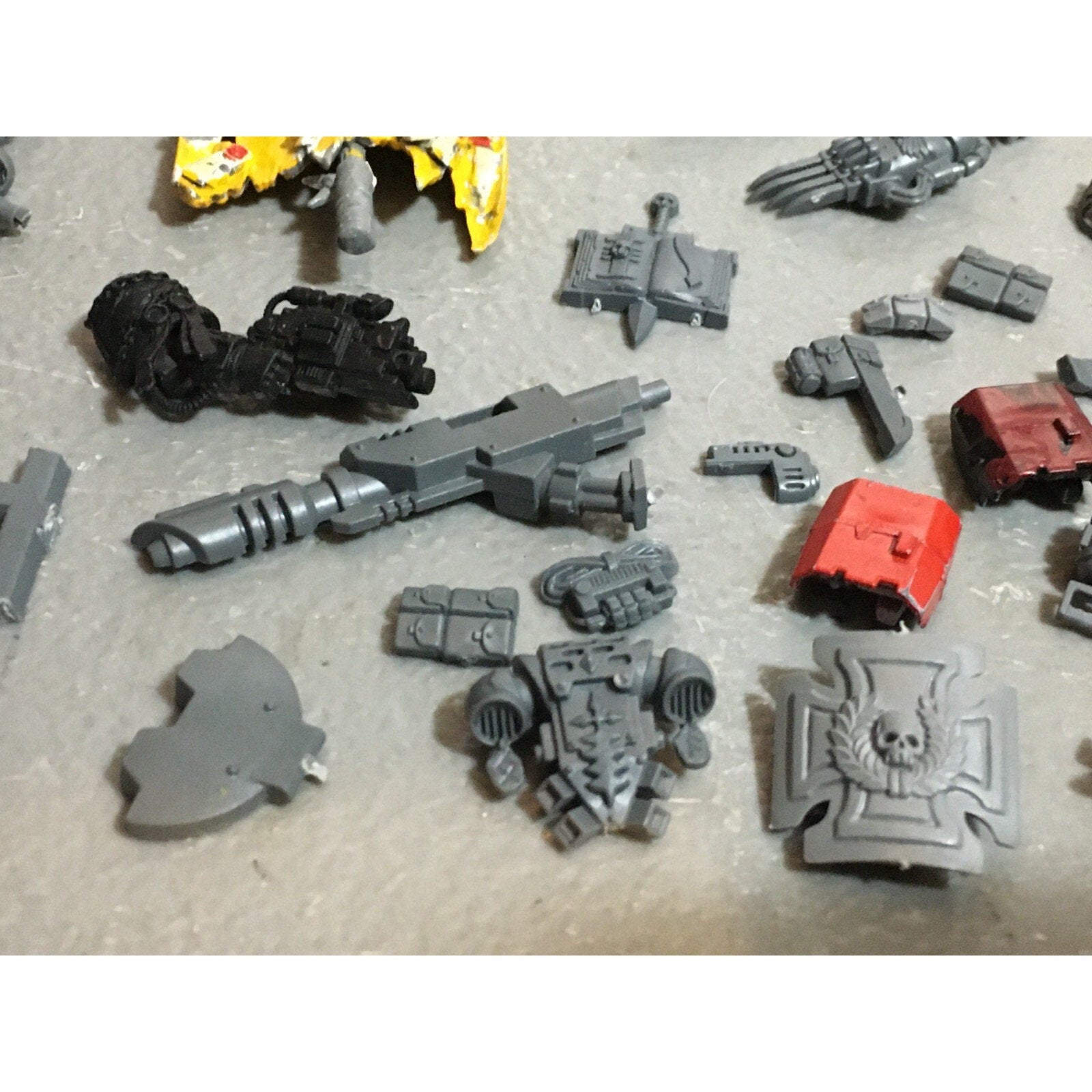 A20134 WARHAMMER 40K SPACE MARINES BITS LOT CHAPTERS BLOOD ANGELS GREY KNIGHTS