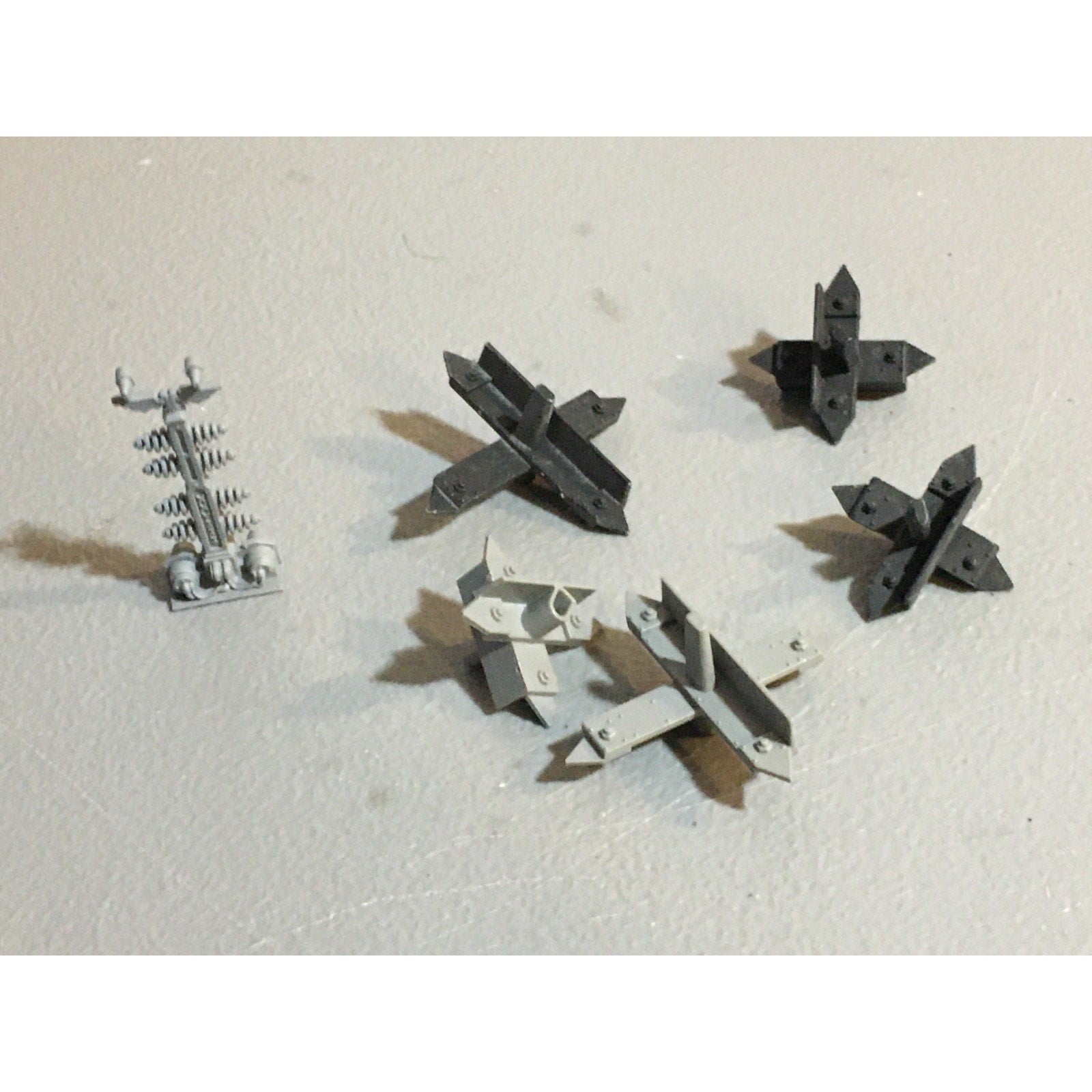 A24509 WARHAMMER 40K SPACE MARINES TERRAIN BITS LOT PYLON BARRICADES GW