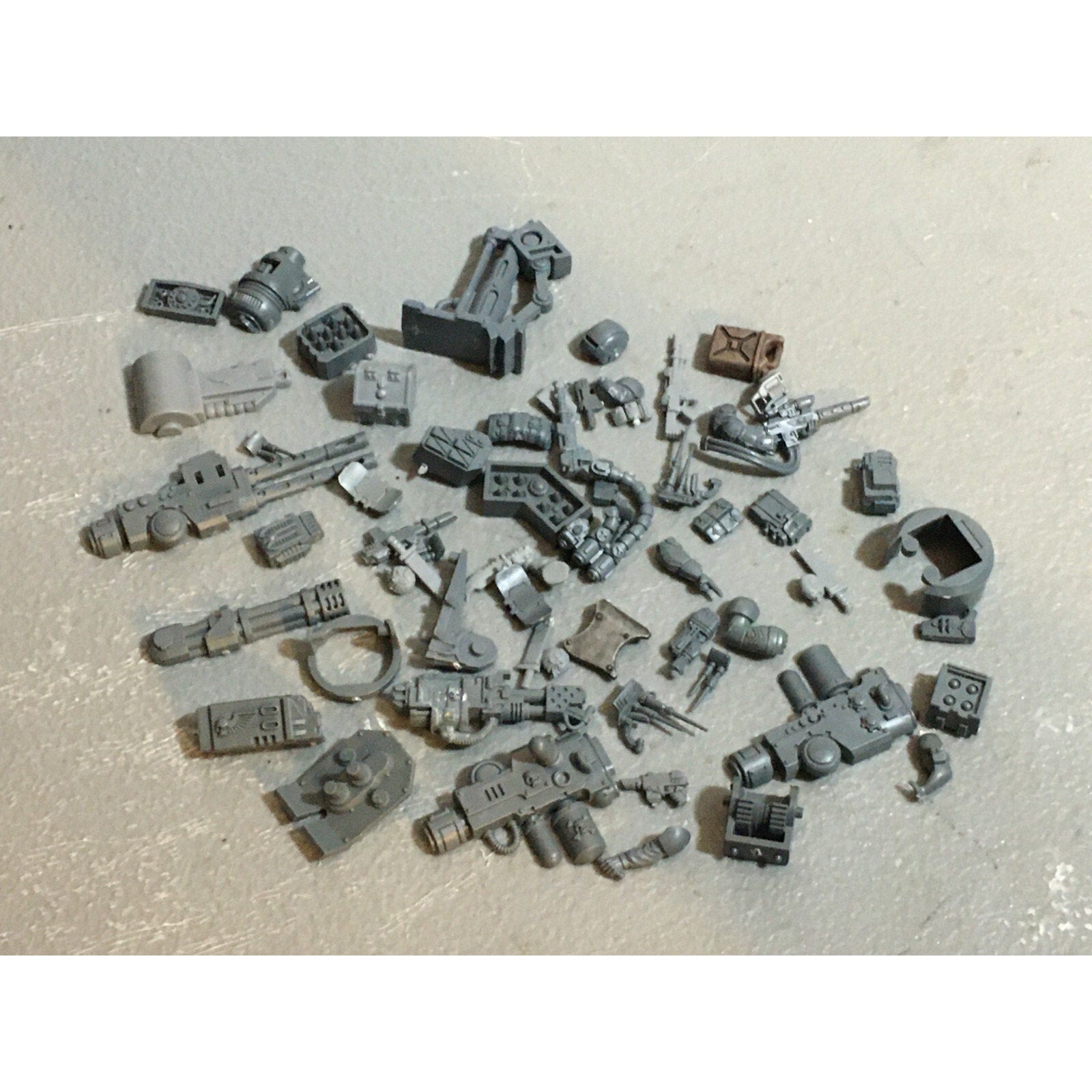 A20138 WARHAMMER 40K IMPERIAL GUARD ASTRA MILITARUM BITS LOT VEHICLE ARMS GUNS
