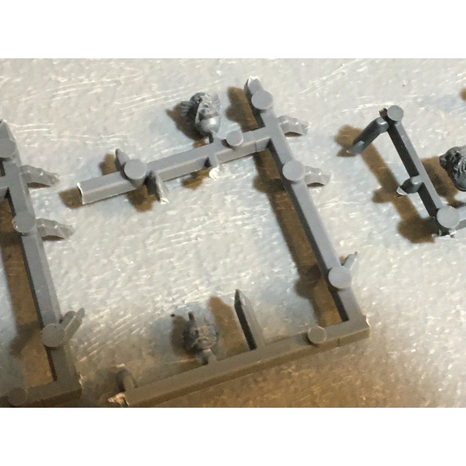 A24578 WARHAMMER 40K SPACE MARINES WOLVES BITS LOT HEADS 18 PK GAMES WORKSHOP GW