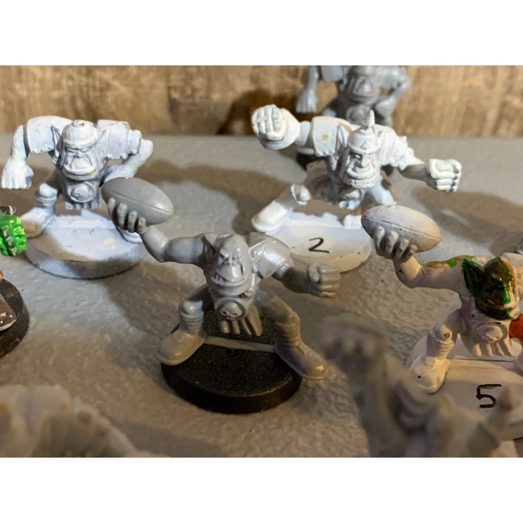 A30183 WARHAMMER BLOOD BOWL OOP ORKS ORCLAND RAIDERS CUST TEAM OOP PLASTIC BLACK