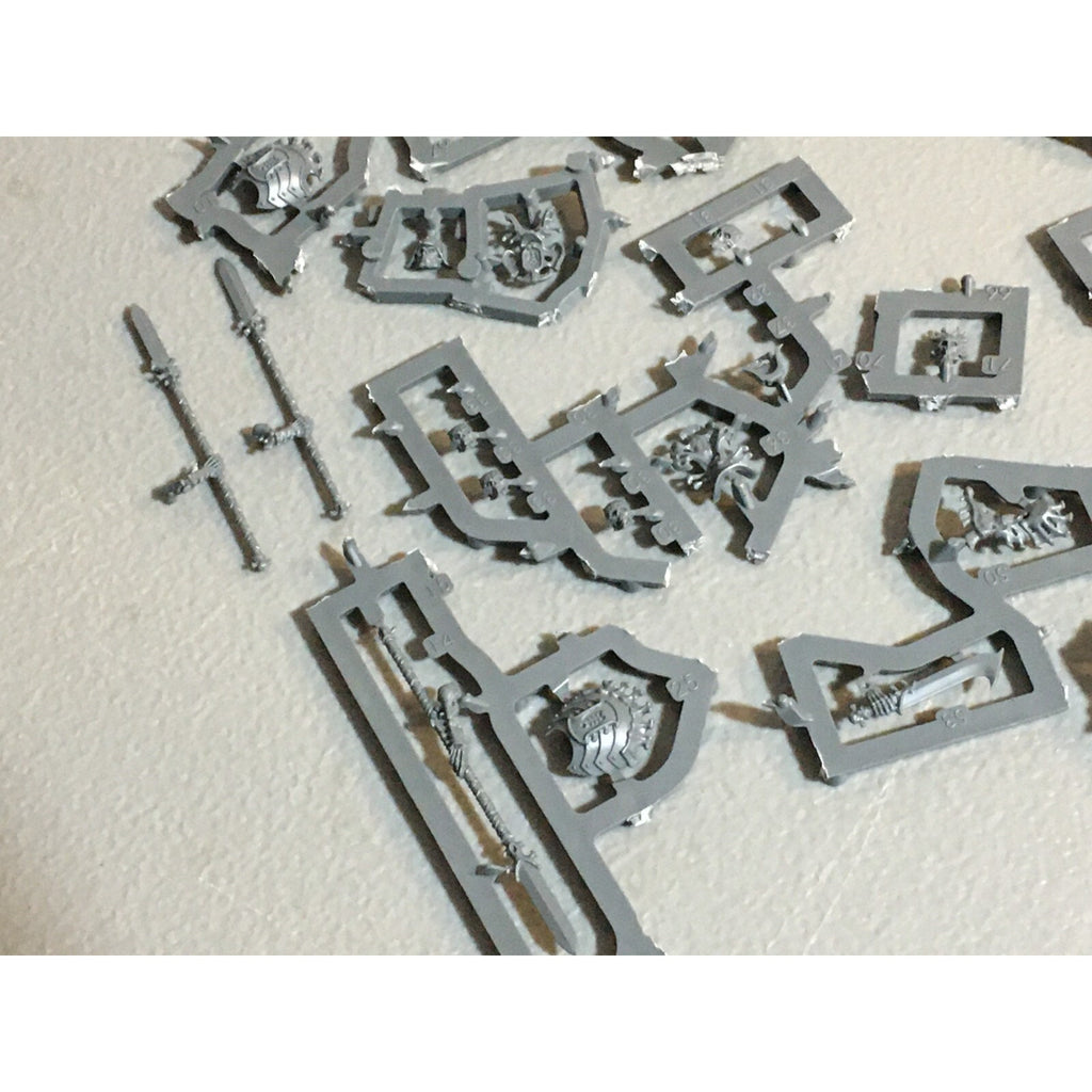 A23594 WARHAMMER AOS OSSIARCH BONEREAPERS BITS ON SPRUE LOT MORTEK GUARD GW