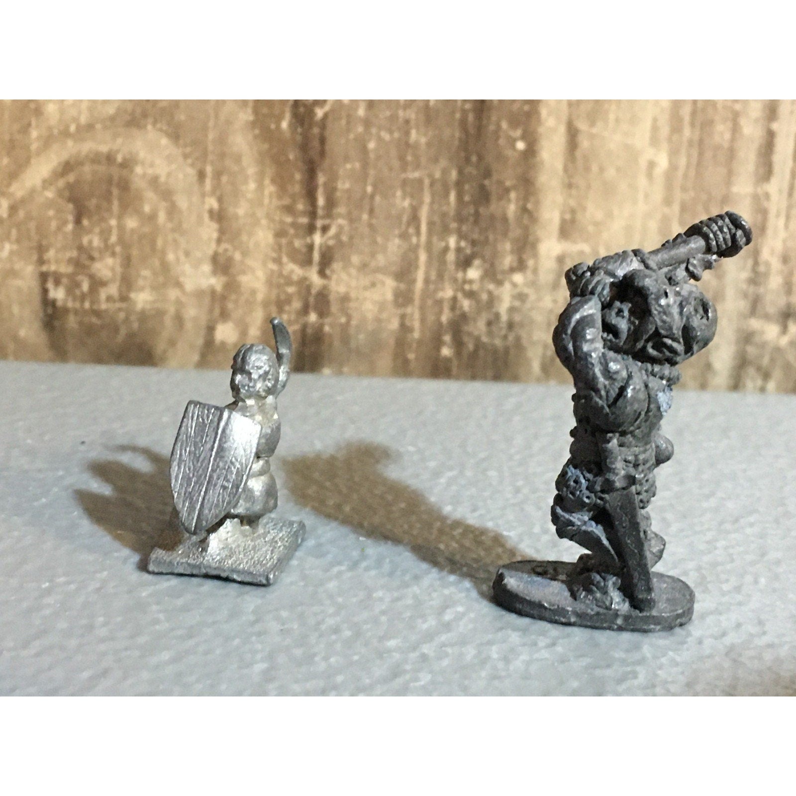 A32084 UNKNOWN METAL 2 PK MINIATURES FANTASY HALFLING ORC? WARRIOR INCOMPLETE