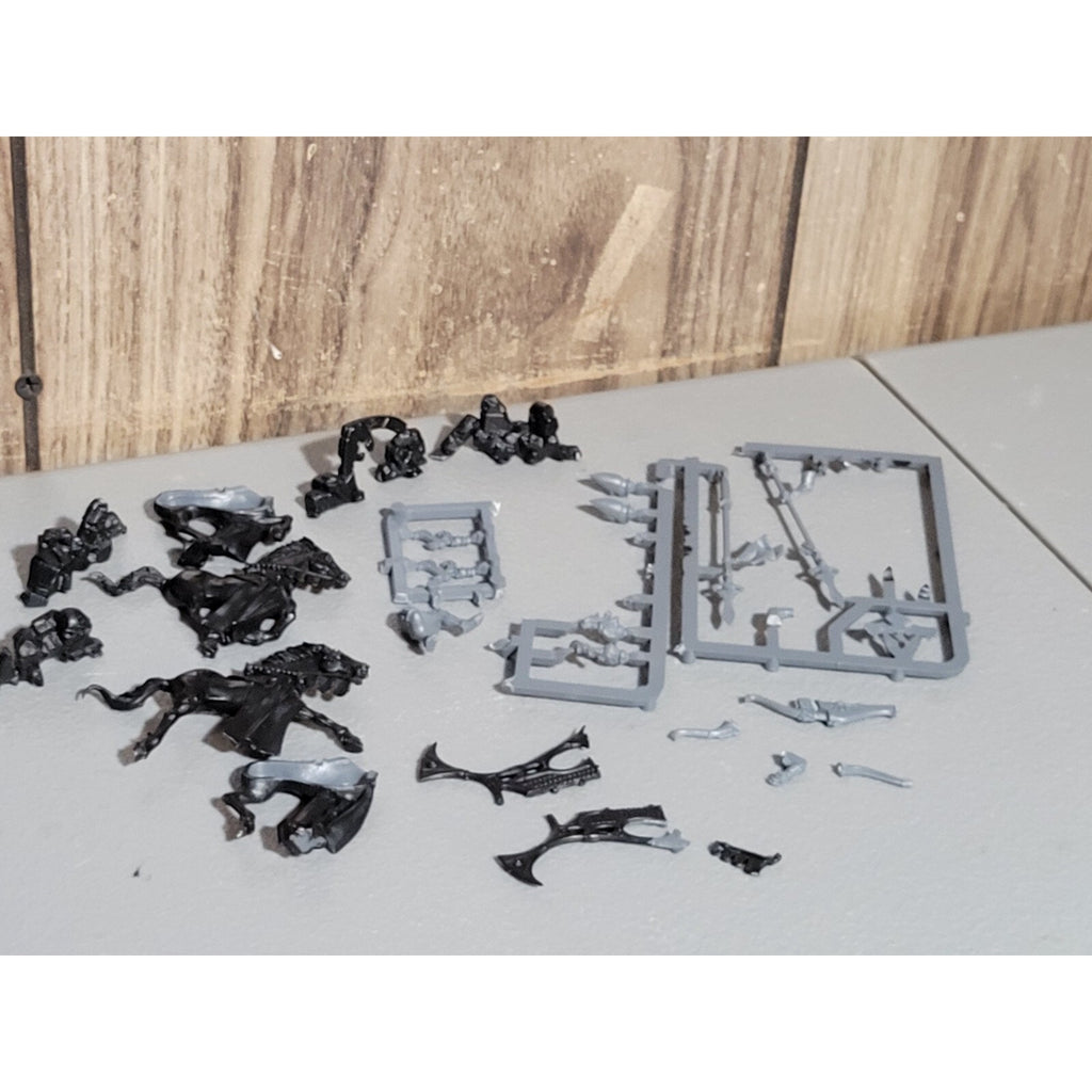 A17922 WARHAMMER FANTASY HIGH ELVES CHARIOT BITS LOT GAMES WORKSHOP