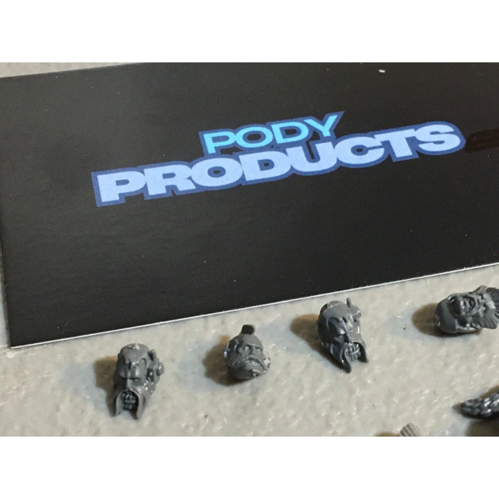 A33576 WARHAMMER 40K SPACE MARINES WOLVES BITS LOT HEADS GW GAMES WORKSHOP