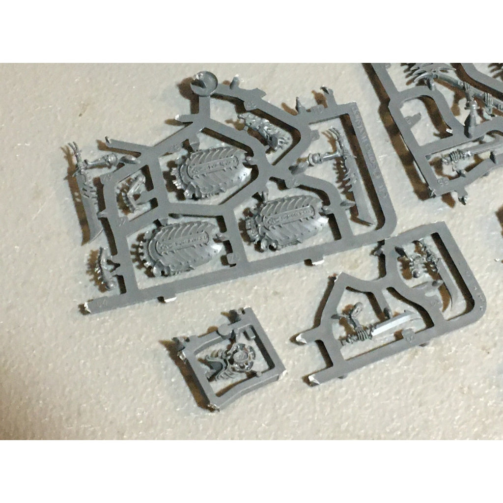 A23595 WARHAMMER AOS OSSIARCH BONEREAPERS BITS ON SPRUE LOT MORTEK GUARD GW