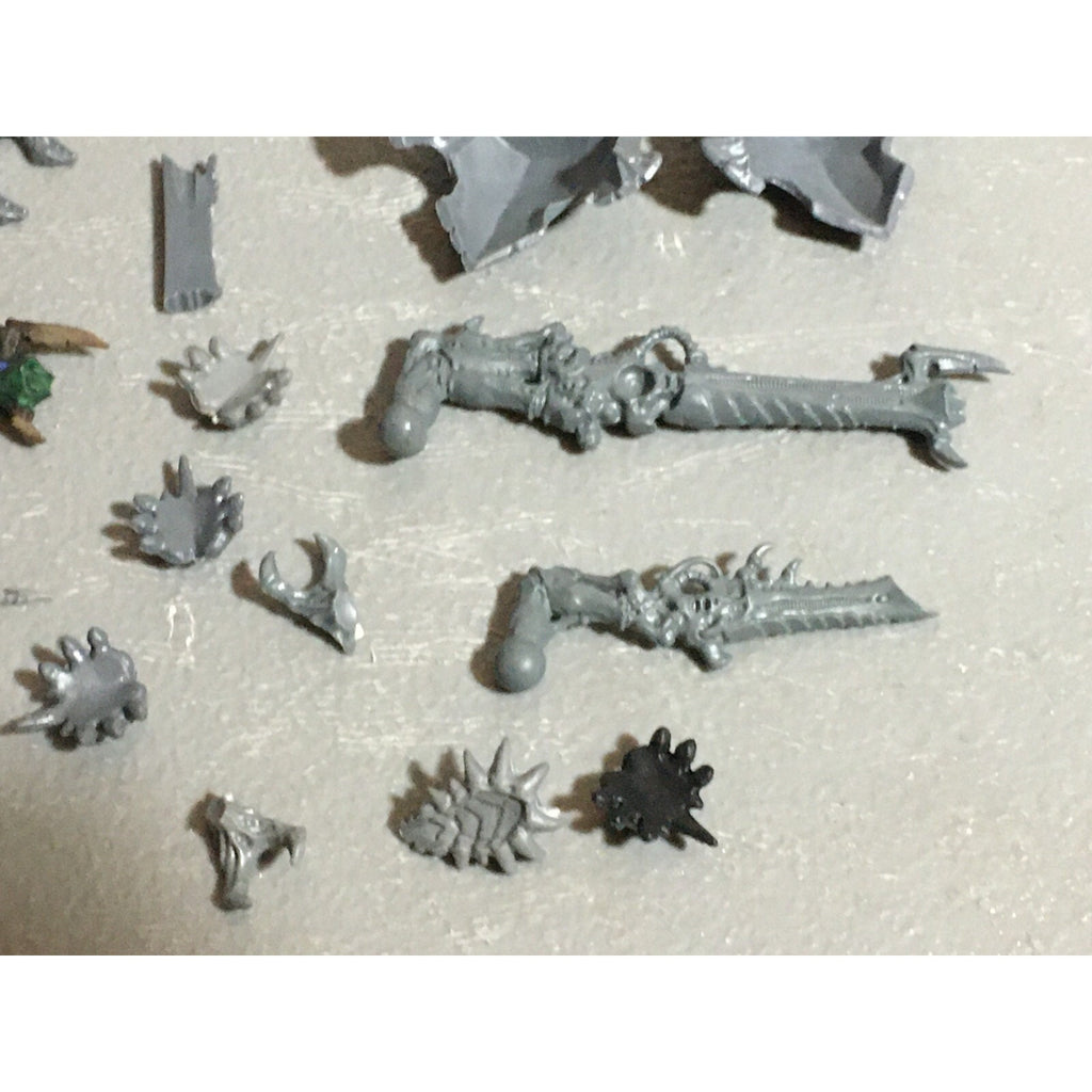 A22321 WARHAMMER 40K TYRANIDS BITS LOT MIXED GAMES WORKSHOP GW