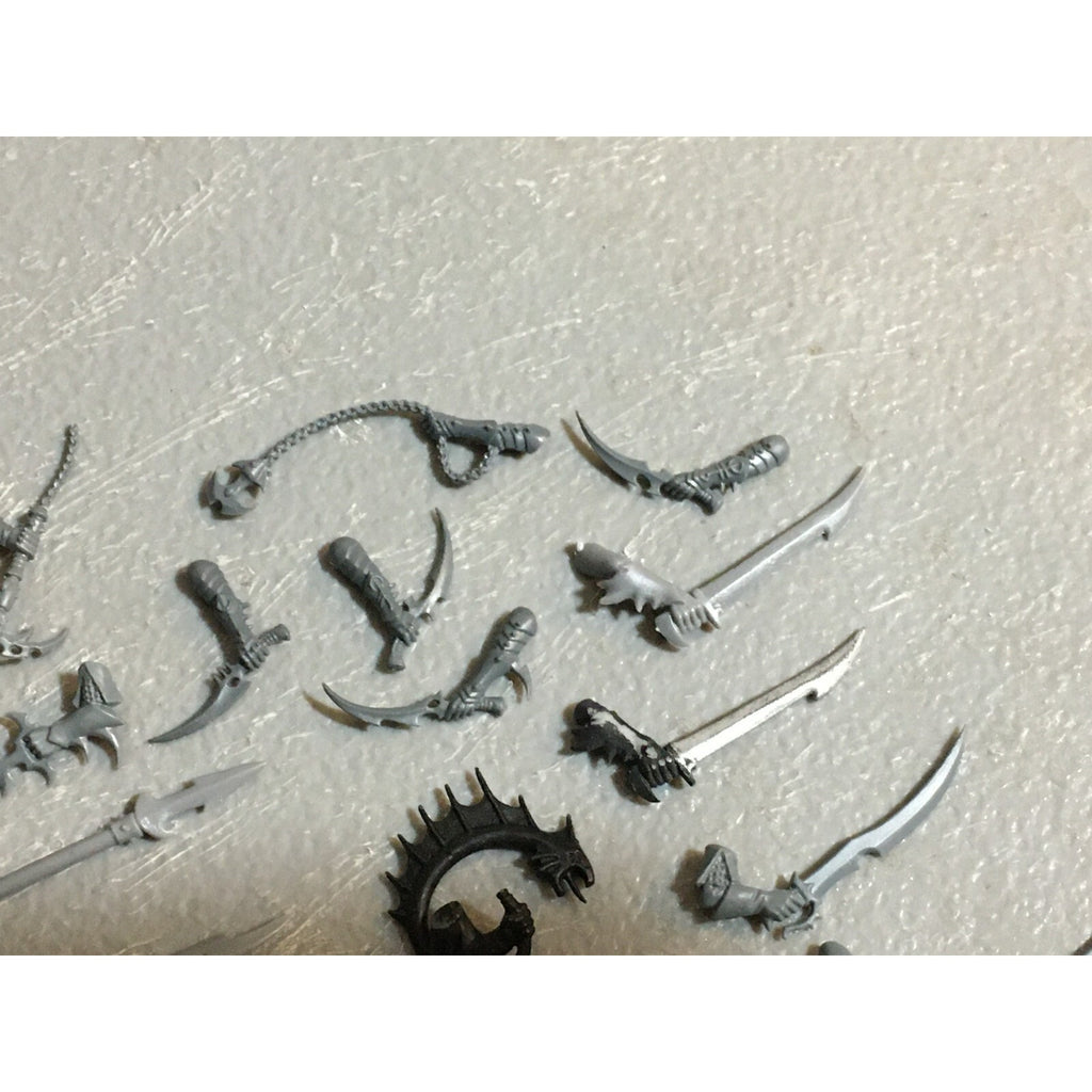 A23450 WARHAMMER FANTASY DARK ELVES BITS LOT ARMS SPEARS SWORDS GAMES WORKSHOP