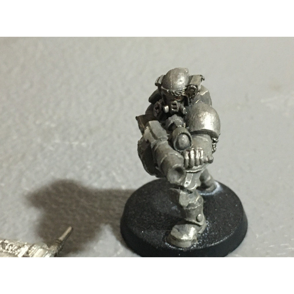 A22123 WARHAMMER 40K IMPERIAL GUARD ASTRA IG METAL KASRKIN GRENADE LAUNCHER GW