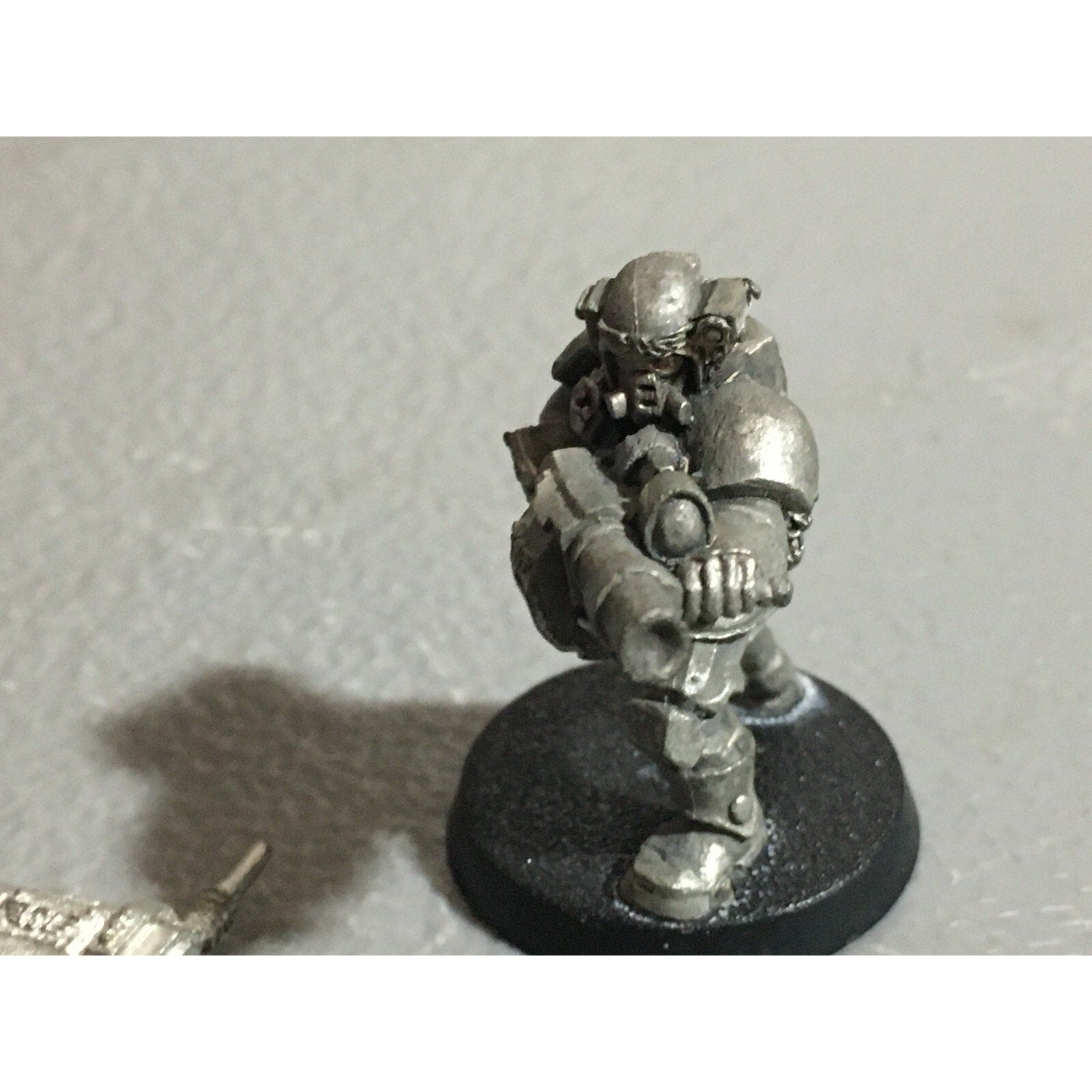 A22123 WARHAMMER 40K IMPERIAL GUARD ASTRA IG METAL KASRKIN GRENADE LAUNCHER GW