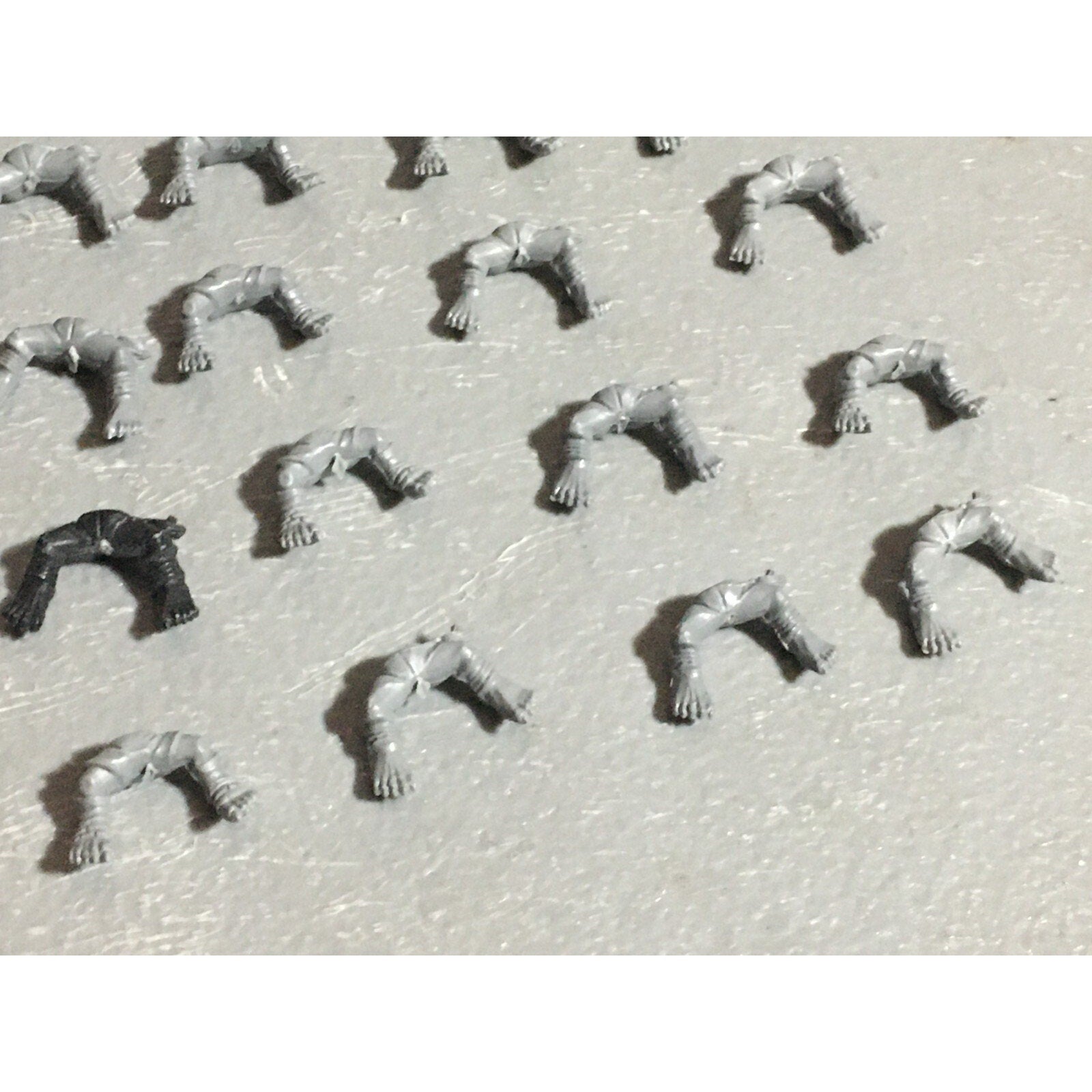 A22627 WARHAMMER FANTASY ORCS & GOBLINS BITS LOT GOBLIN WOLF RIDER LEGS GW