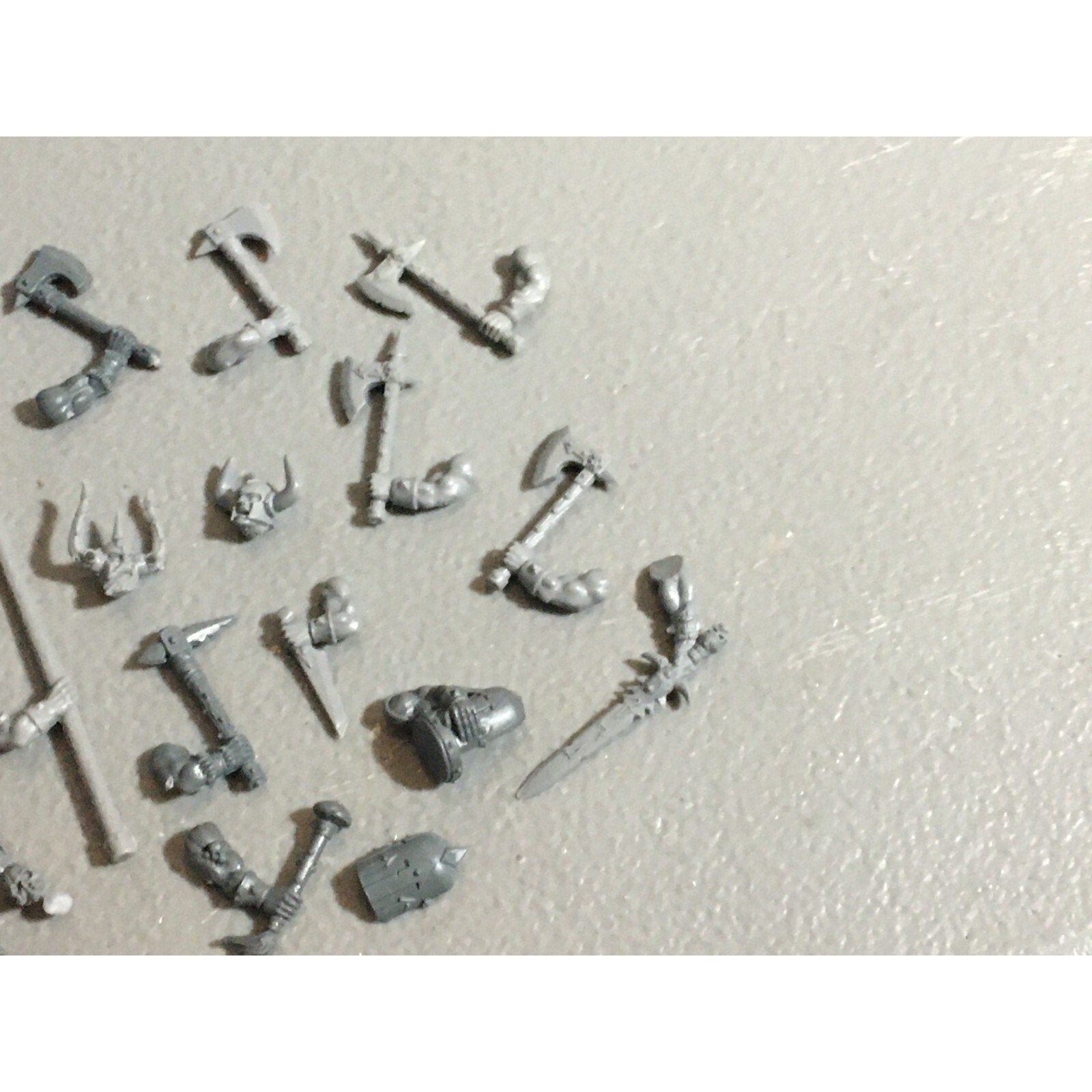 A22182 WARHAMMER FANTASY CHAOS MORTALS BITS LOT MIXED MARAUDER COMMAND & ARMS GW