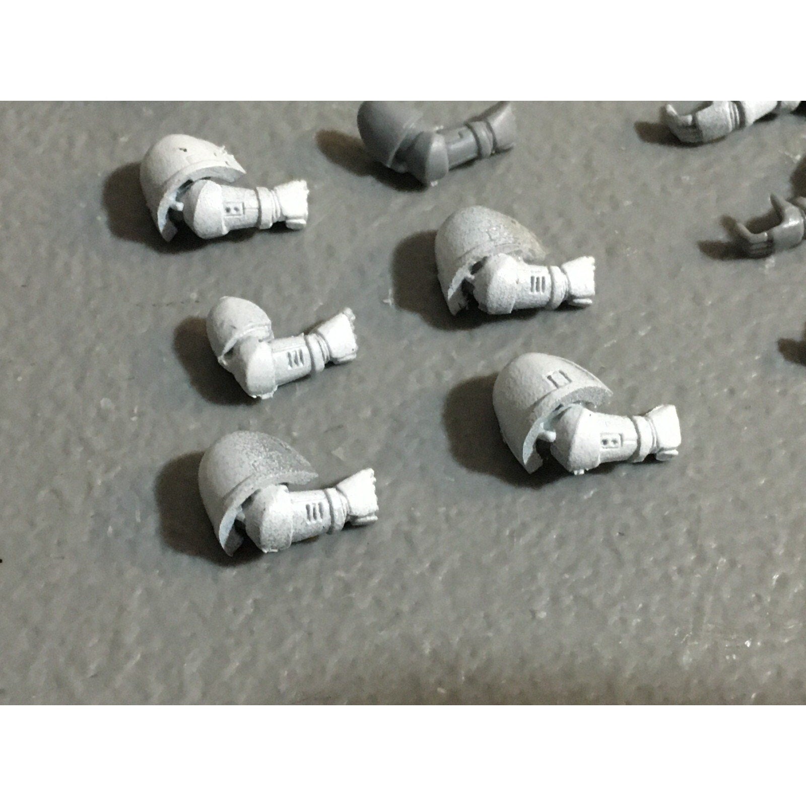 A22956 WARHAMMER 40K SPACE MARINES BITS LOT ARMS GAMES WORKSHOP GW