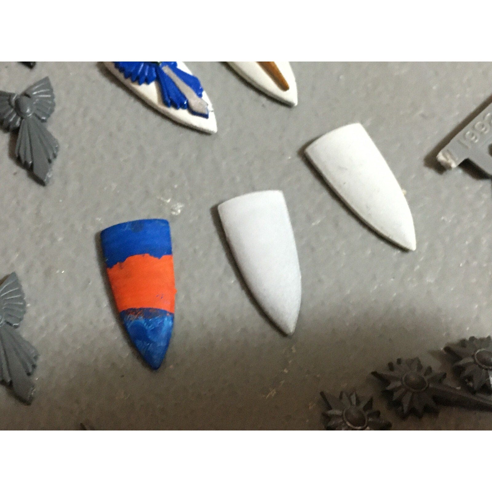 A22055 WARHAMMER FANTASY HIGH ELVES BITS LOT SHIELDS & ICONS GW GAMES WORKSHOP