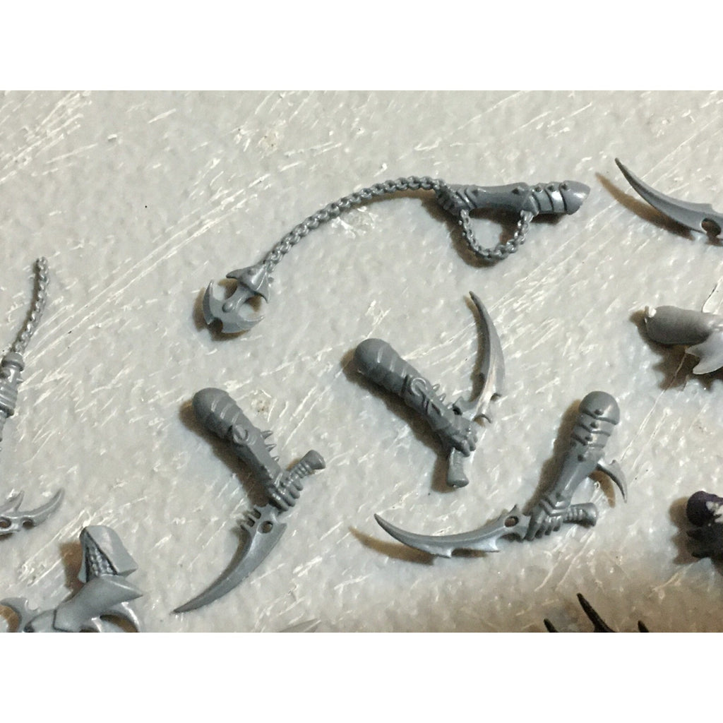 A23450 WARHAMMER FANTASY DARK ELVES BITS LOT ARMS SPEARS SWORDS GAMES WORKSHOP