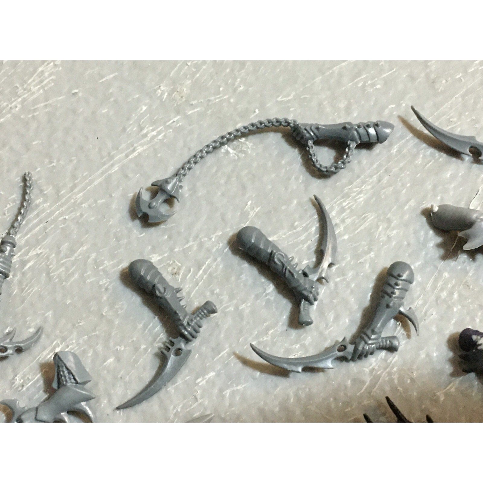 A23450 WARHAMMER FANTASY DARK ELVES BITS LOT ARMS SPEARS SWORDS GAMES WORKSHOP