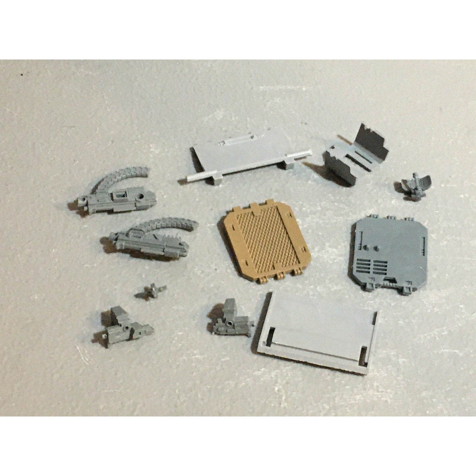 A24519 WARHAMMER 40K SPACE MARINES BITS LOT TANK RHINO RAZORBACK LAND RAIDER