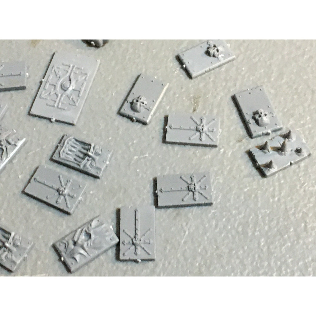 A25114 WARHAMMER 40K CHAOS SPACE MARINES BITS LOT TANK PLATE HOOK 4 BIT METAL GW