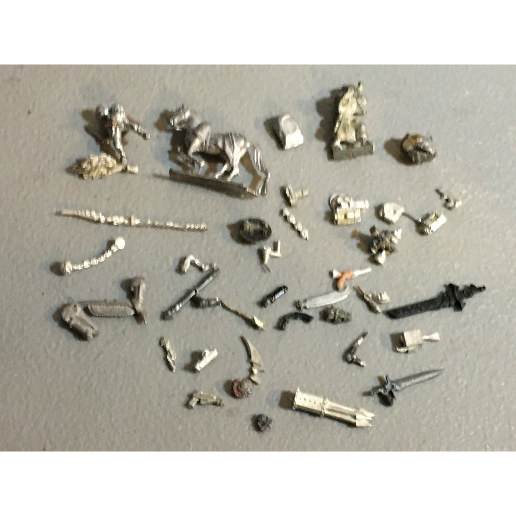 A32555 UNKNOWN MINIATURES ALL METAL BITS LOT FANTASY SCI-FI MIXED