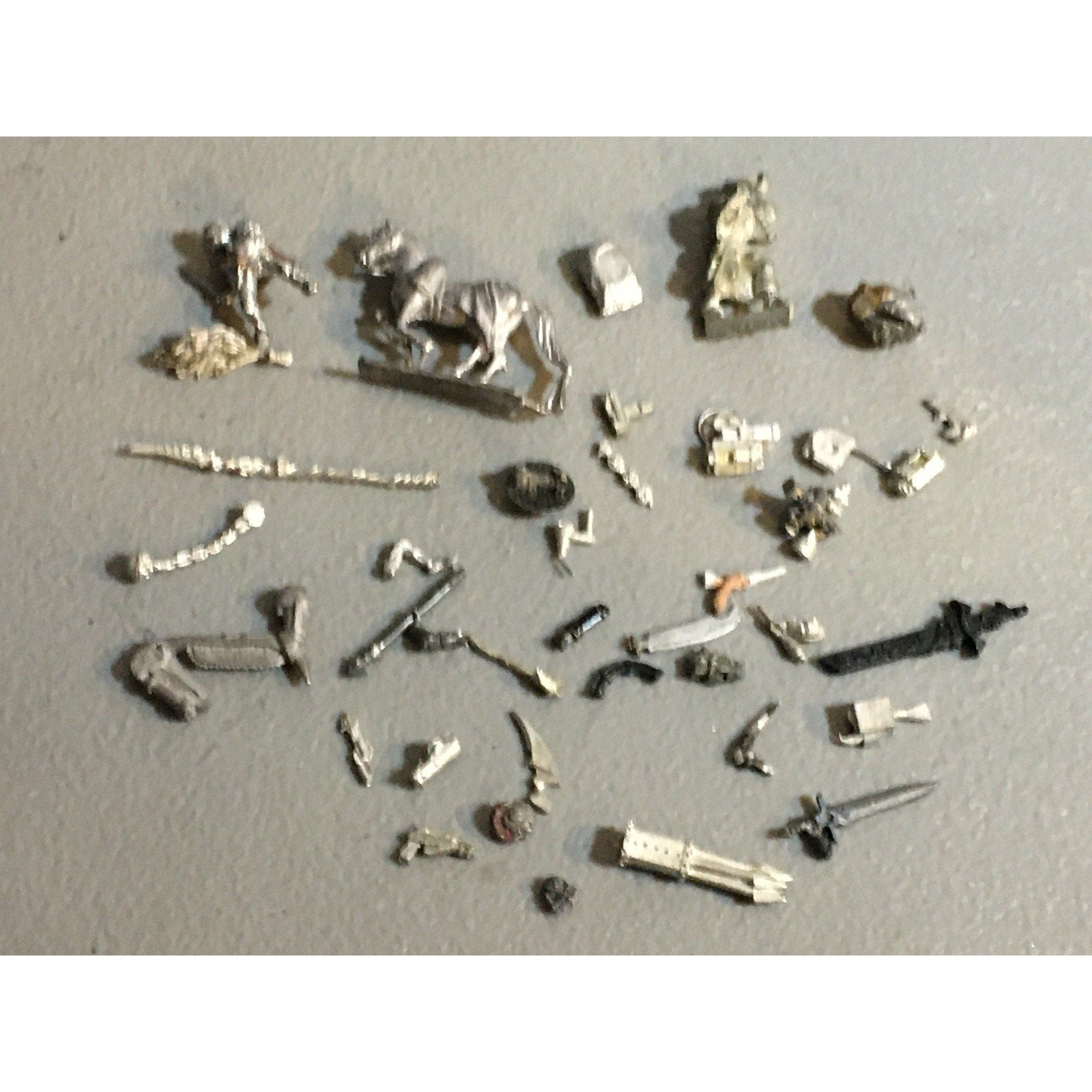 A32555 UNKNOWN MINIATURES ALL METAL BITS LOT FANTASY SCI-FI MIXED