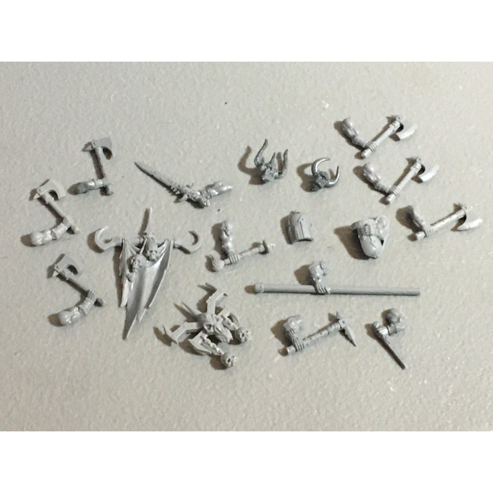 A22184 WARHAMMER FANTASY CHAOS MORTALS BITS LOT MIXED MARAUDER COMMAND & ARMS GW