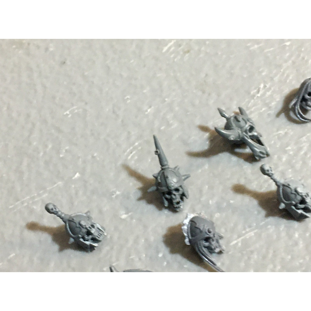 A23413 WARHAMMER FANTASY VAMPIRE COUNTS UNDEAD BITS LOT SKELETON WIGHT HEADS GW