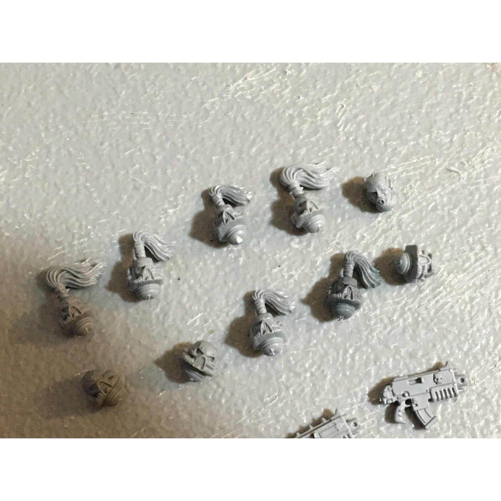 A23093 WARHAMMER 40K CHAOS SPACE MARINES BITS LOT ARMS BOLTERS GAMES WORKSHOP GW