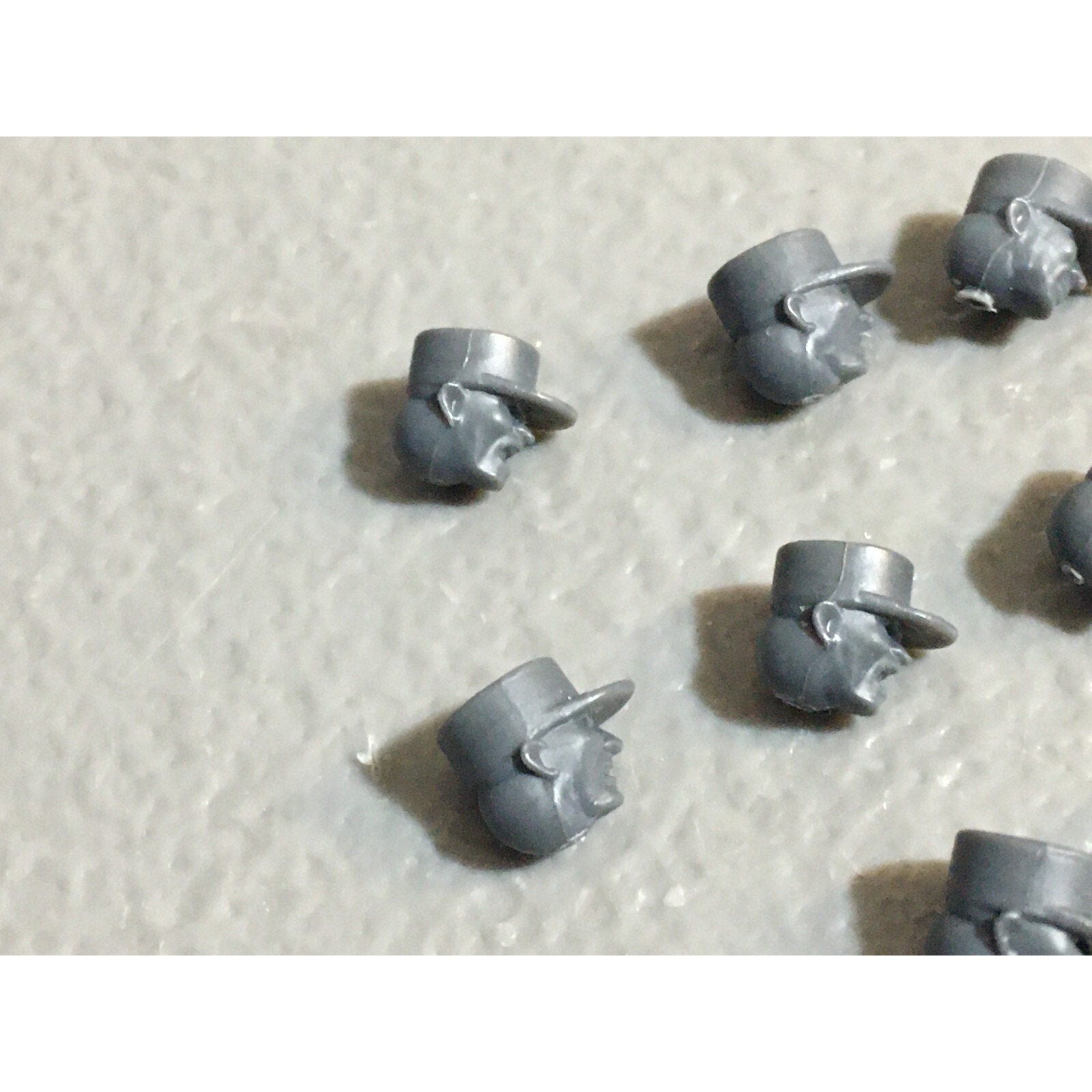 A23031 WARGAMES ATLANTIC HEADS GROGNARD KEPI 23 CT 28MM MINIATURES BITS LOT
