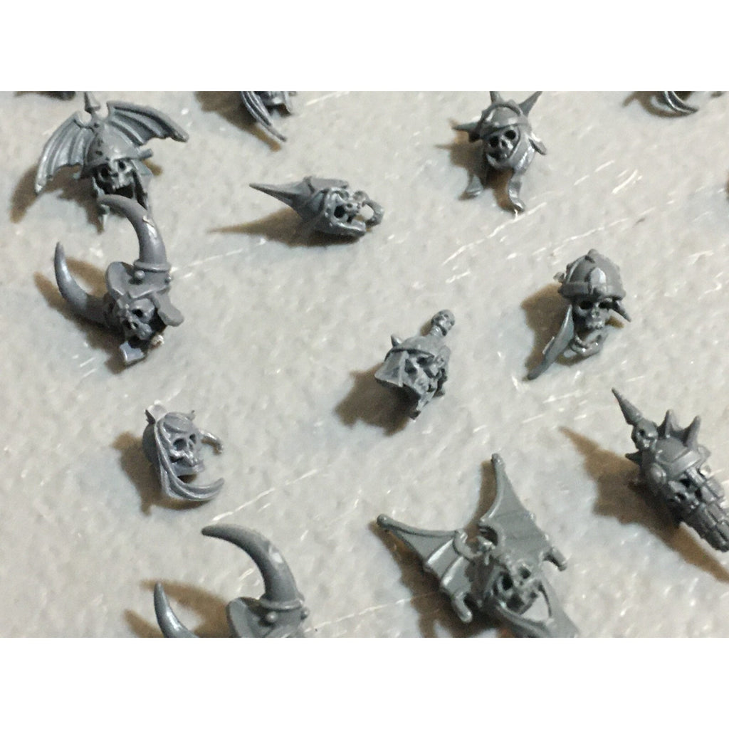 A23413 WARHAMMER FANTASY VAMPIRE COUNTS UNDEAD BITS LOT SKELETON WIGHT HEADS GW