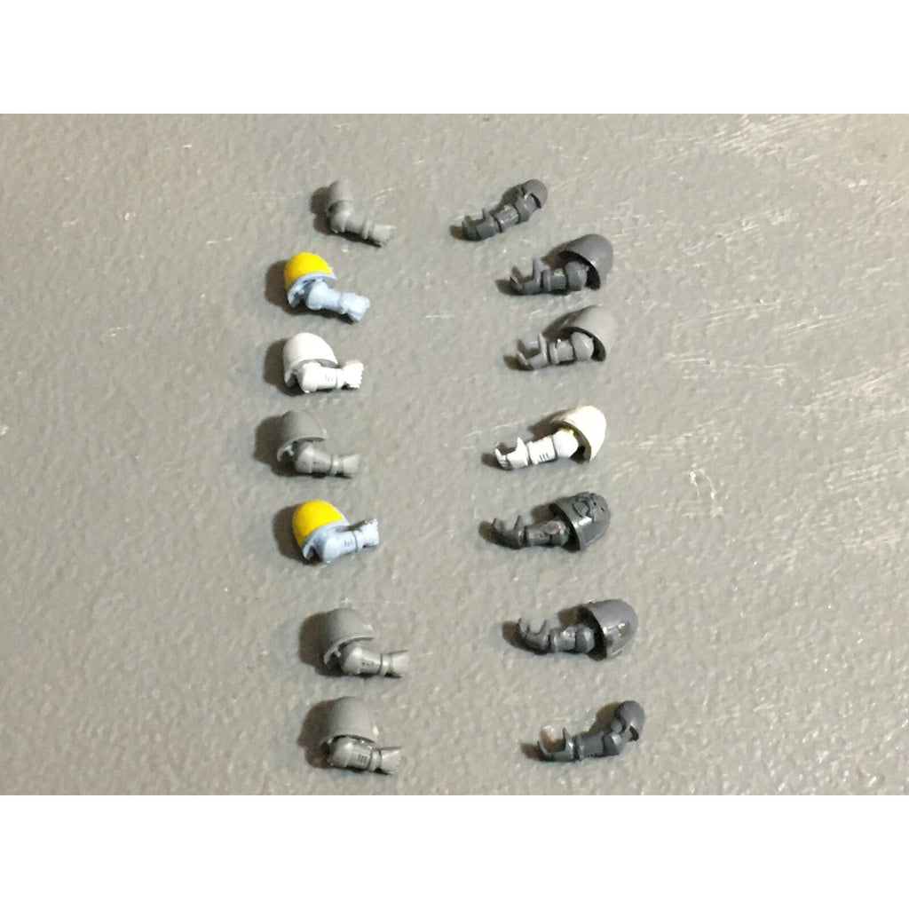 A23083 WARHAMMER 40K SPACE MARINES BITS LOT ARMS GAMES WORKSHOP GW