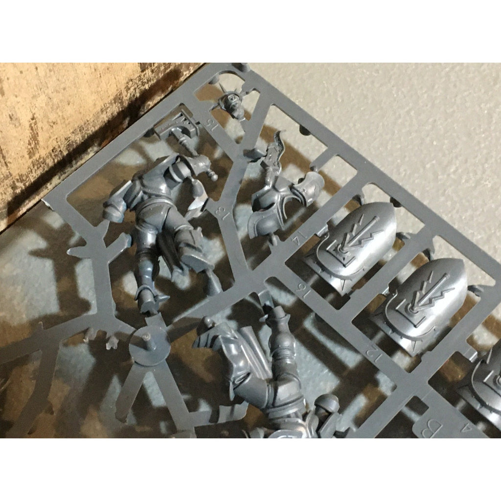 A24339 WARHAMMER AOS STORMCAST ETERNALS LIBERATORS NOS 8 PK MISS 1 SHIELD GW