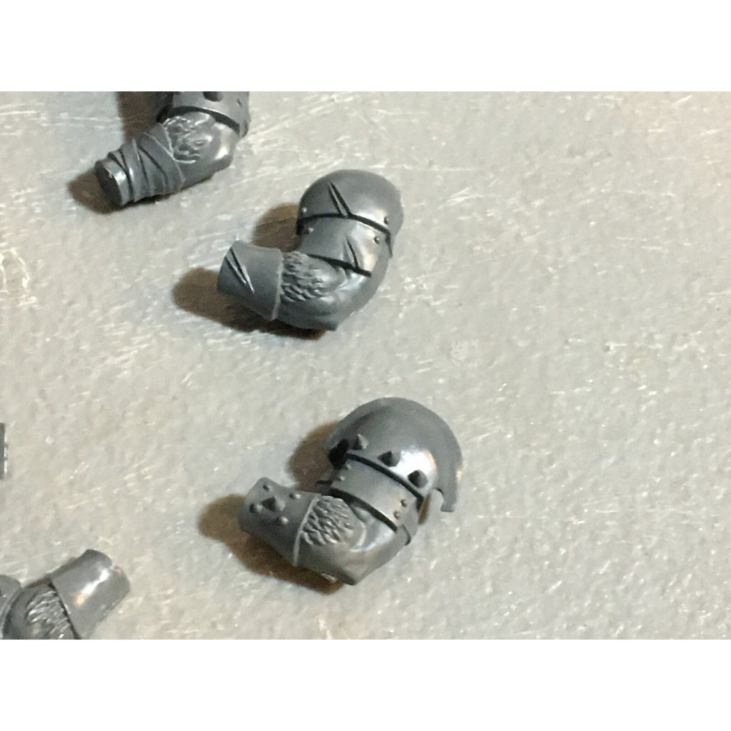 A23169 WARHAMMER FANTASY CHAOS BEASTMEN BITS LOT MINOTAUR ARMS GW GAMES WORKSHOP