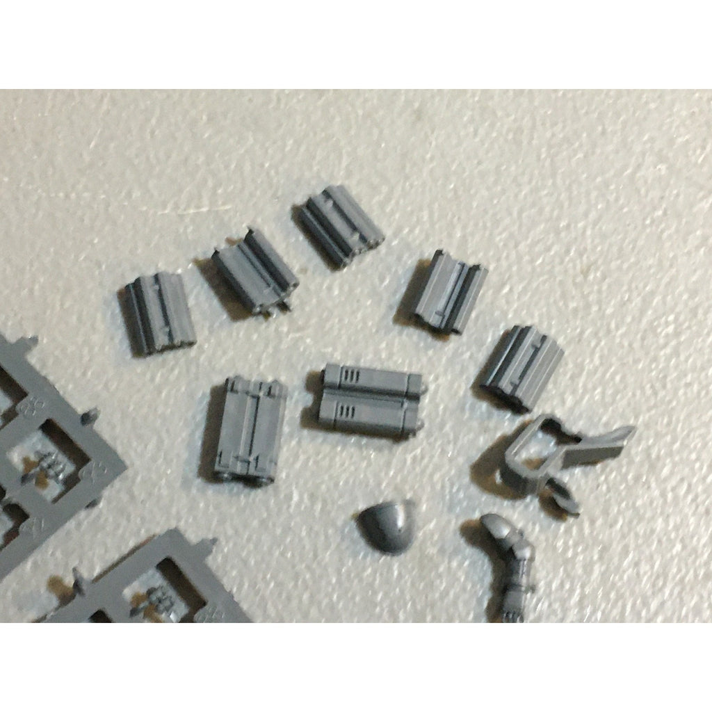 A29490 WARHAMMER 40K SPACE MARINES DARK ANGELS BITS LOT GRENADES BOLTERS GW