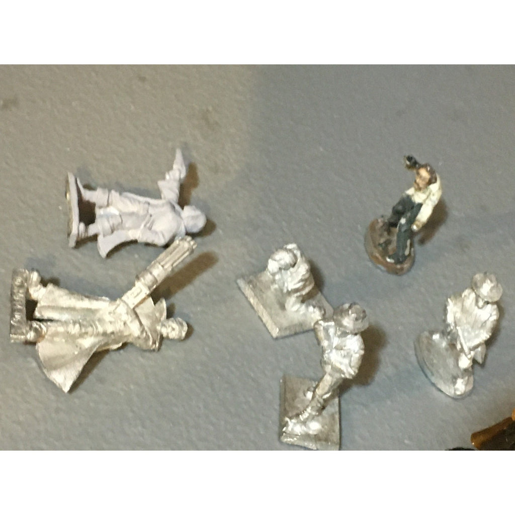 A34036 UNKNOWN METAL MINIATURES SCI-FI MODERN MIXED LOT SOLDIER CIVILIAN ROBOT