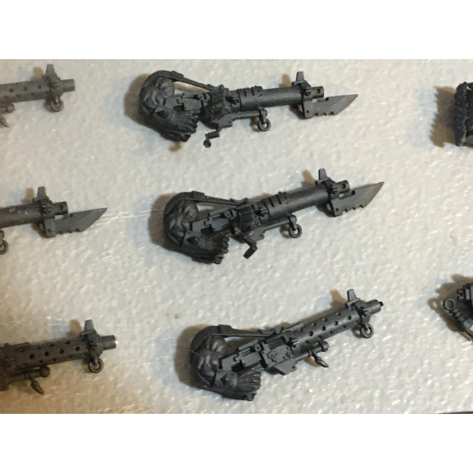 A33568 WARHAMMER 40K SPACE ORKS BITS LOT LOOTAS GUN BACKPACK GW GAMES WORKSHOP