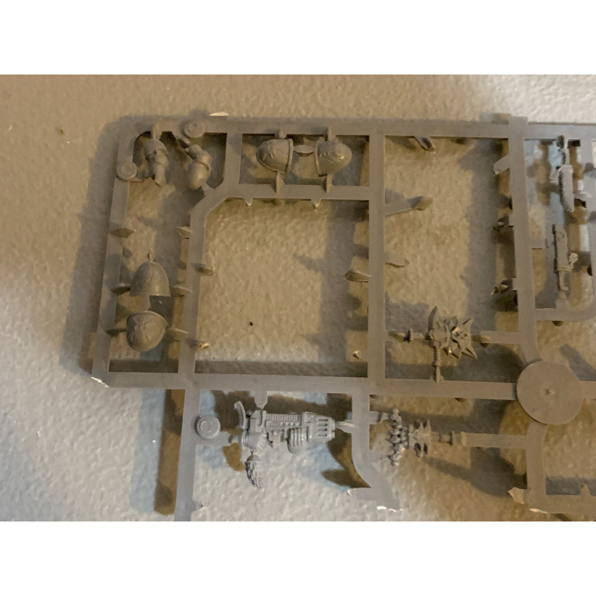 A28642 WARHAMMER 40K MARINES SPACE WOLVES FIRSTBORN HEADS ARMS BITS LO ...