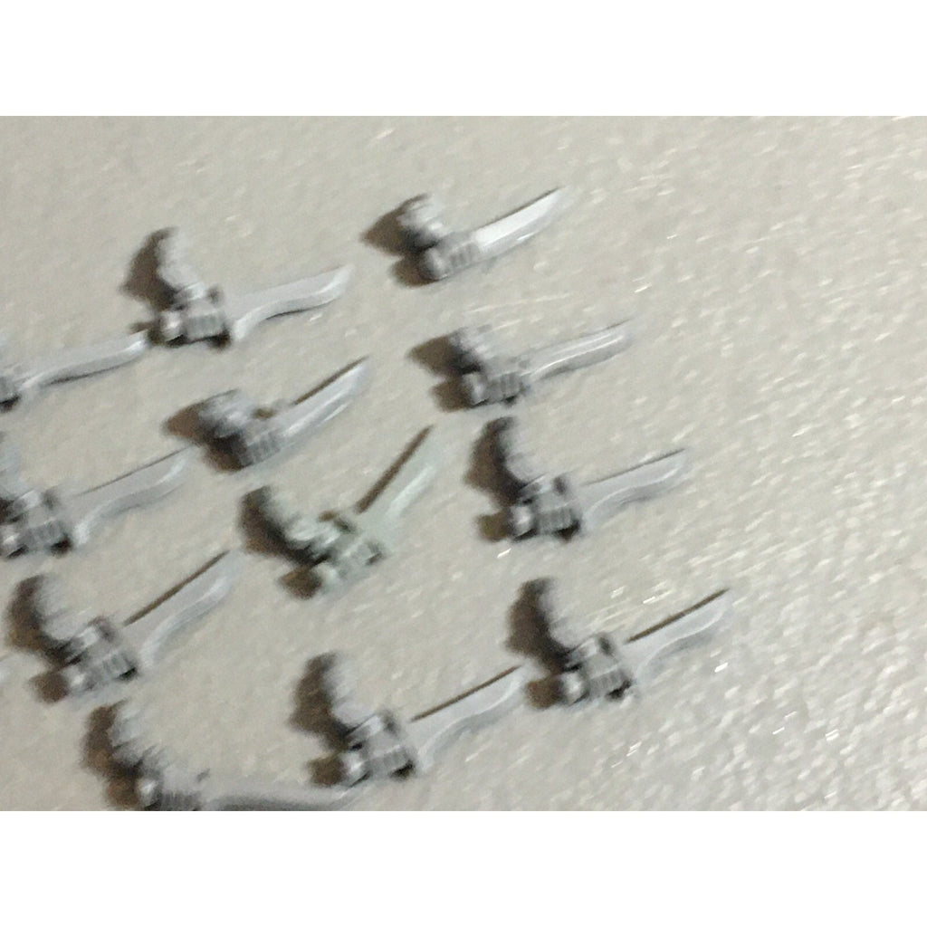 A22297 WARHAMMER FANTASY SKAVEN BITS LOT SWORD ARMS GAMES WORKSHOP GW