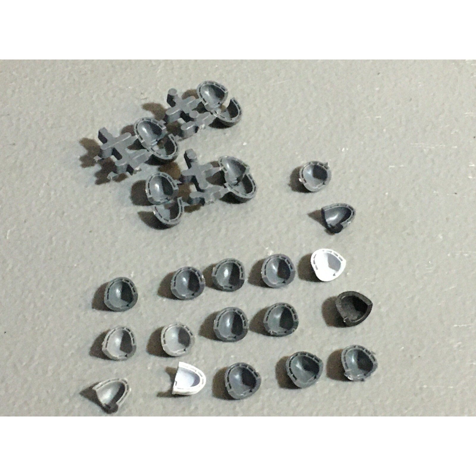 A22964 WARHAMMER 40K SPACE MARINES BITS LOT SHOULDER PADS GAMES WORKSHOP GW