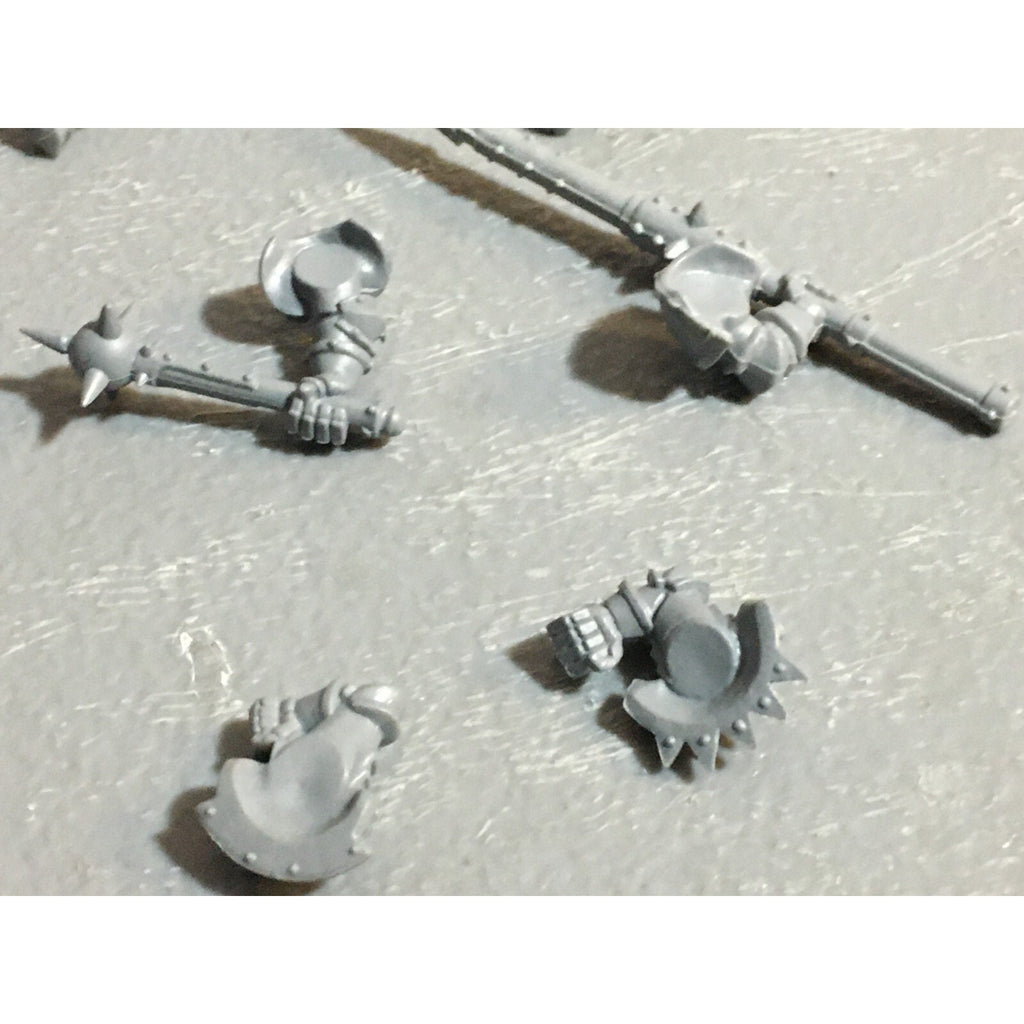 A23069 WARHAMMER FANTASY CHAOS MORTALS BITS LOT WARRIORS OOP MIXED HEADS ARMS GW