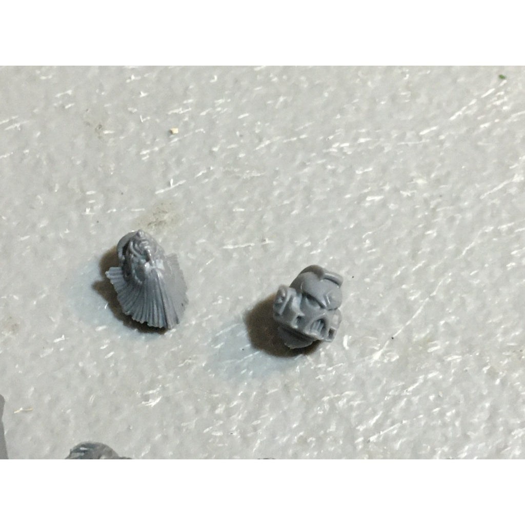 A24577B WARHAMMER 40K SPACE MARINES WOLVES BITS LOT HEADS 18 PK GAMES WORKSHOP