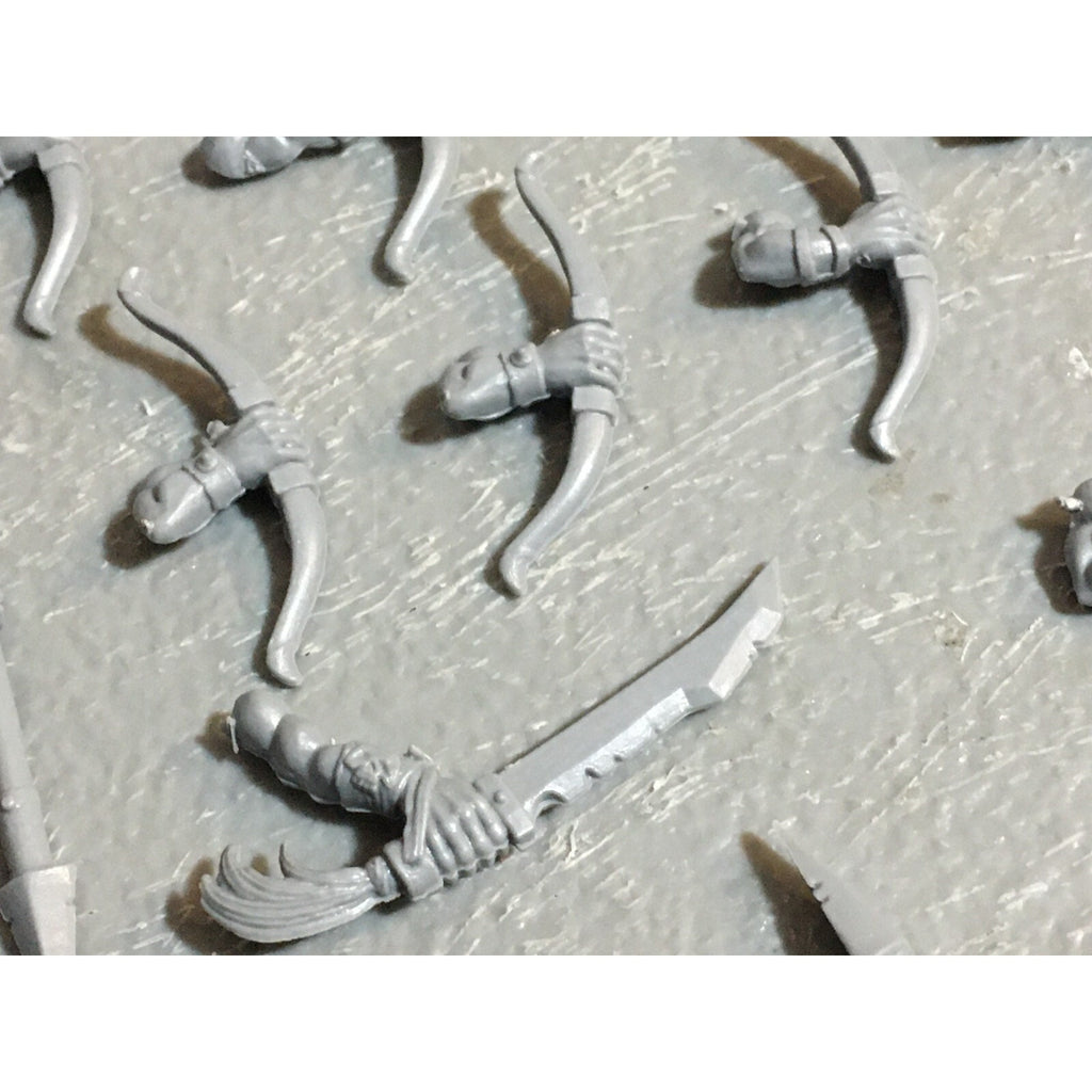 A23393 WARHAMMER FANTASY ORCS & GOBLINS BITS LOT WOLF RIDERS ARMS GW