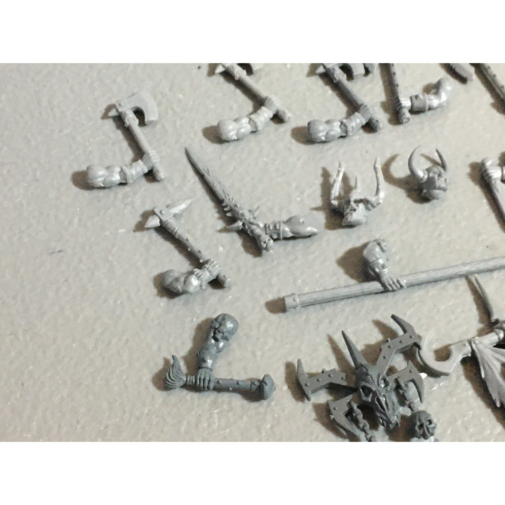 A22181 WARHAMMER FANTASY CHAOS MORTALS BITS LOT MIXED MARAUDER COMMAND & ARMS GW