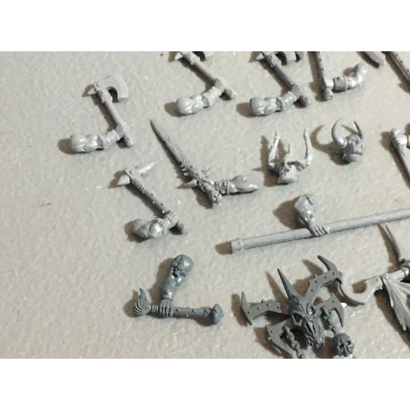 A22181 WARHAMMER FANTASY CHAOS MORTALS BITS LOT MIXED MARAUDER COMMAND & ARMS GW